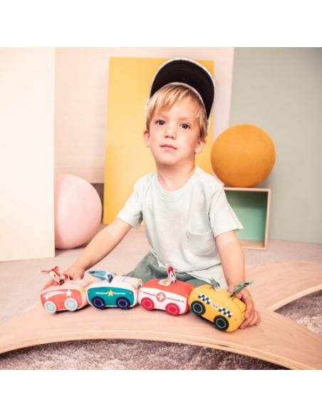 Coche de Peluche de Fricción Stella – Juguete Suave para Bebés